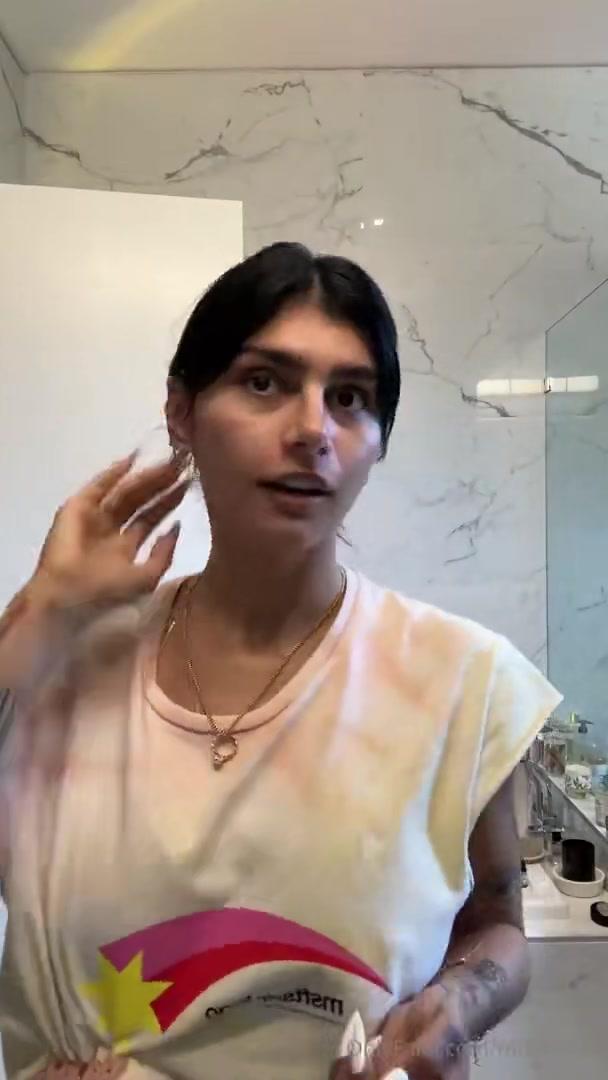 Mia Khalifa Nude Bathroom Onlyfans Porn Video