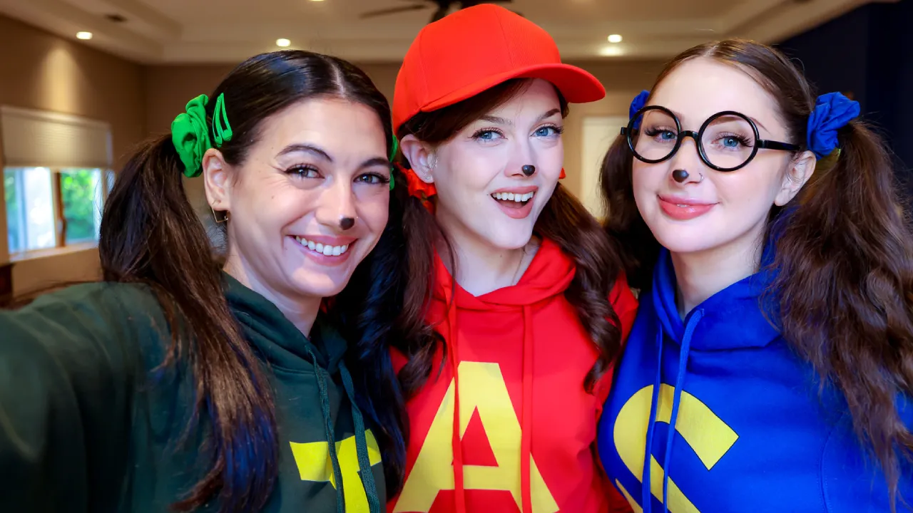 [BFFS] Jade Valentine, Bella Blu, Megan Mistakes – Trick or