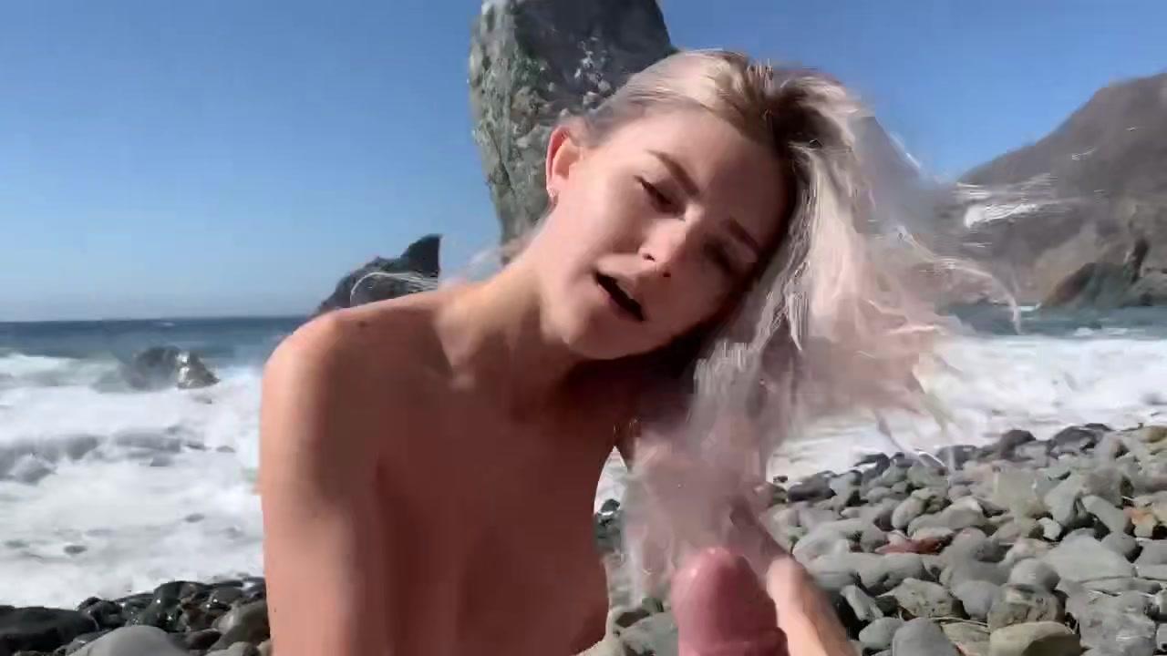 Eva Elfie Nude Outdoor Doggy Onlyfans Porn Video