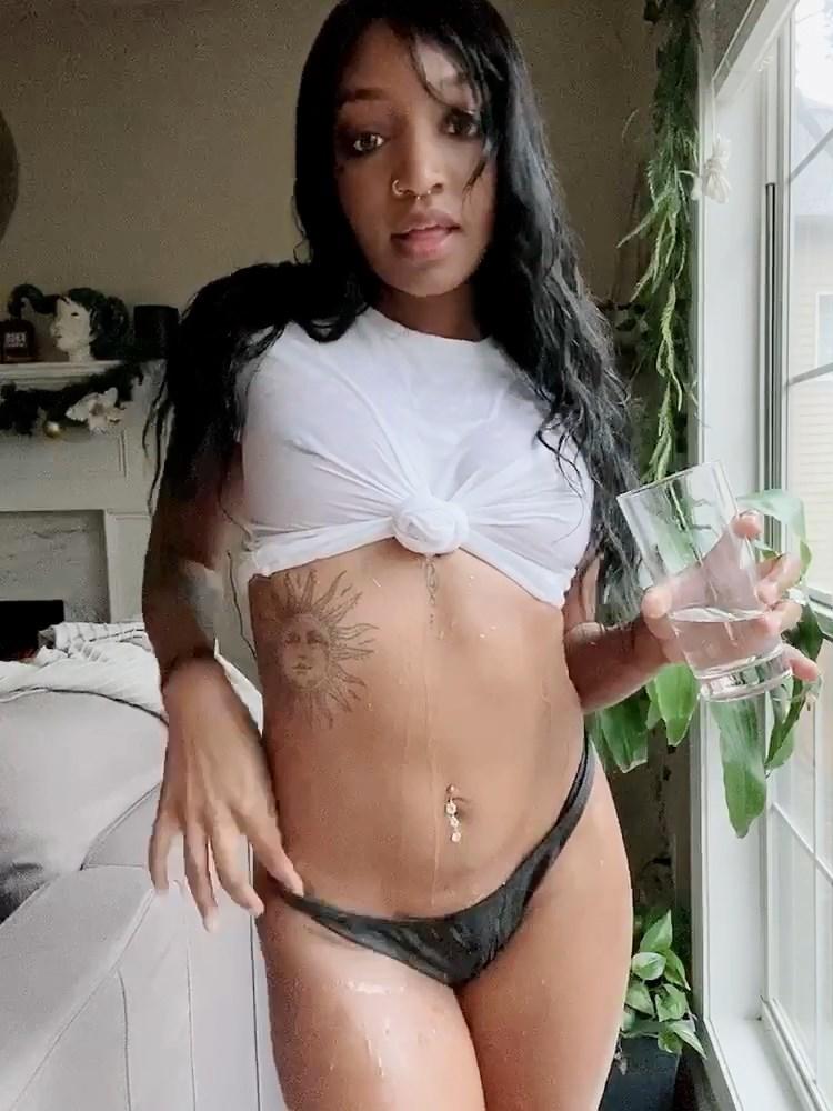 KayyyBear Nude Wet T-Shirt Onlyfans Porn Video