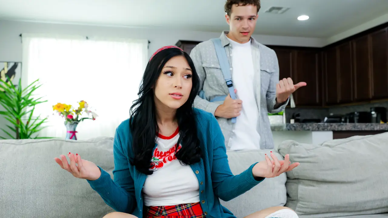 [BreedingMaterial] Alexa Chains – “Something Inside Me Is Changing…” I