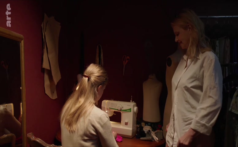 Fabienne Babe Breasts Nude Scene in Un Balcon A Limoges