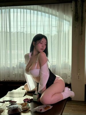 Lee Yeon Woo