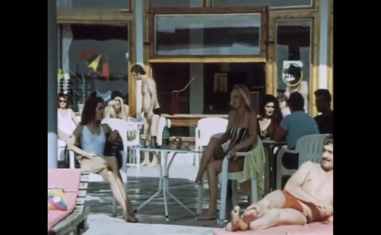 Milena Tontegode Sexy Nude Scene in Vystrel V Grobu