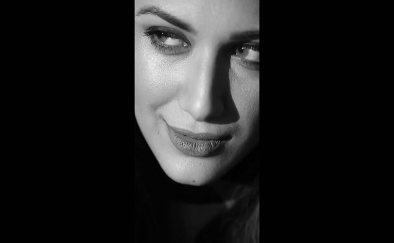 Zainab Shabbir and Zara Mumtaz Sexy Nude Scene in Zainab