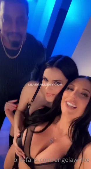 angelawhite / Nude Onlyfans Porn Video # 1764456861