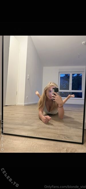 blonde_vivi