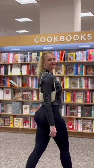 veradijkmansofficial Nude Onlyfans Porn Video # 1763009184