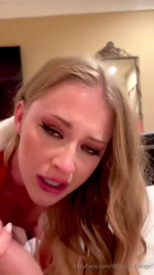 LittlePolishAngel Christmas Onlyfans Porn Video