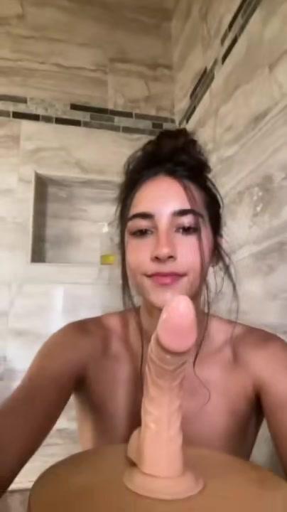 Izzy Green Nude Shower Onlyfans Porn Video