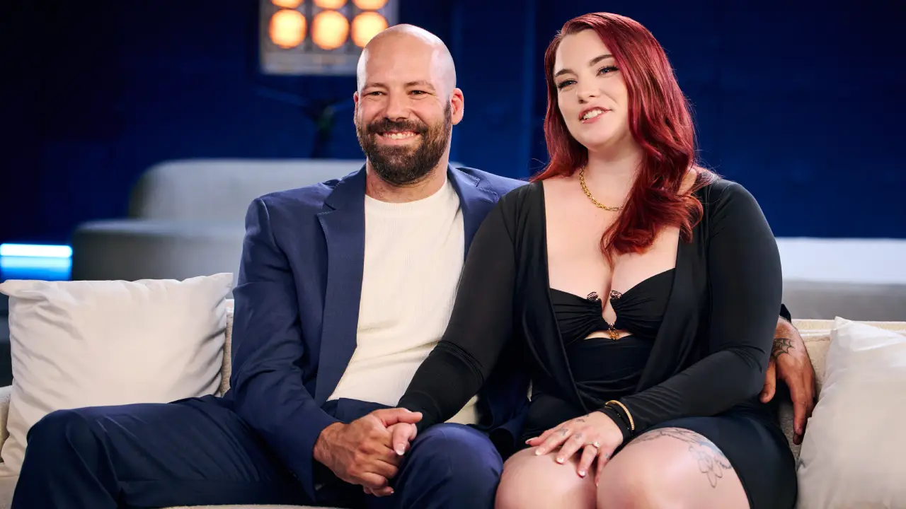 [Wifey] Red Rose – Redhead Gets Stretched Out By BBC