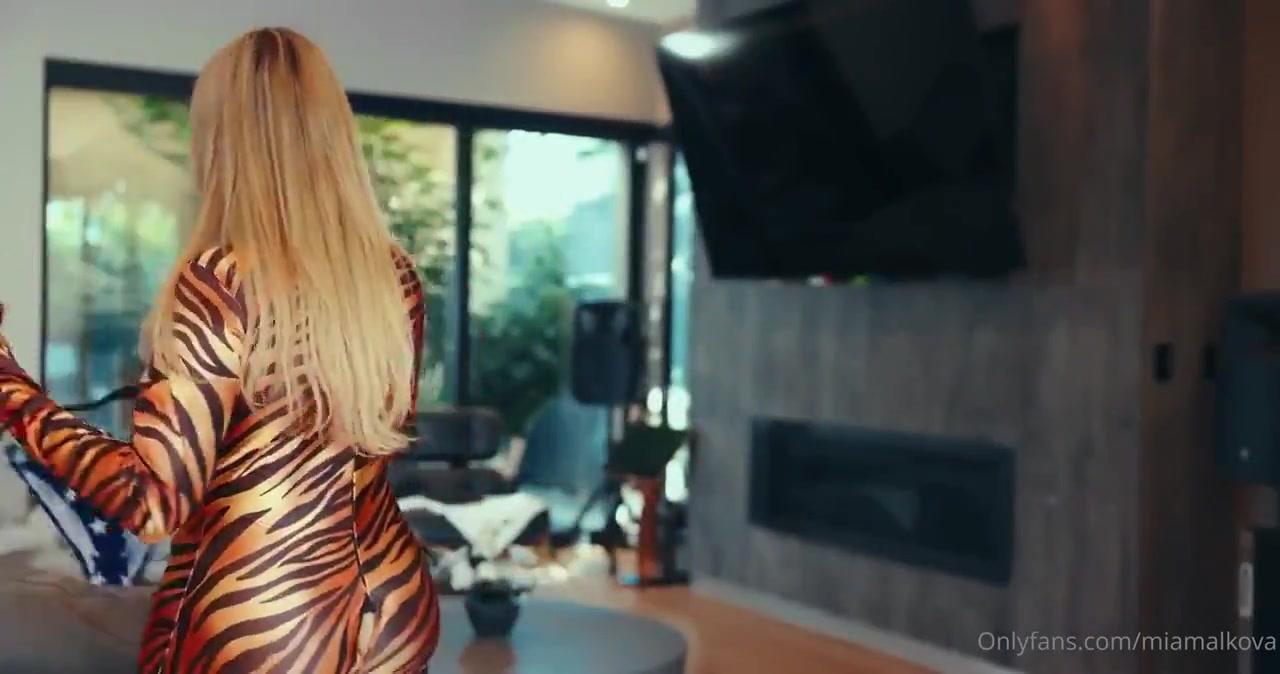 Mia Malkova Nude Try-On Onlyfans Porn Video