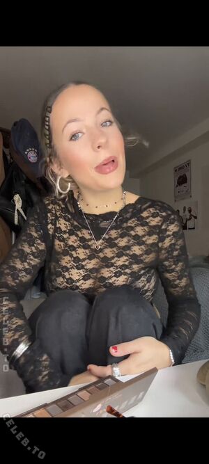 pretending2berosalie