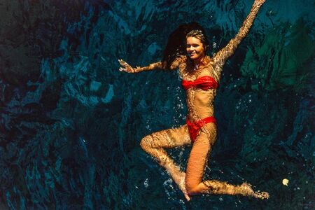 Elle Macpherson