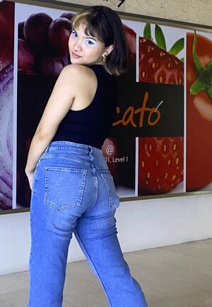 Mia Sara Shauki