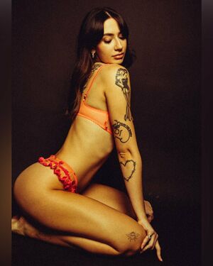 Reine_de_Lingerie