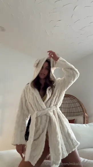 mikalafuente / Nude Onlyfans Porn Video # 1774875764