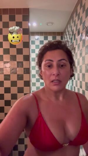 Saira Khan